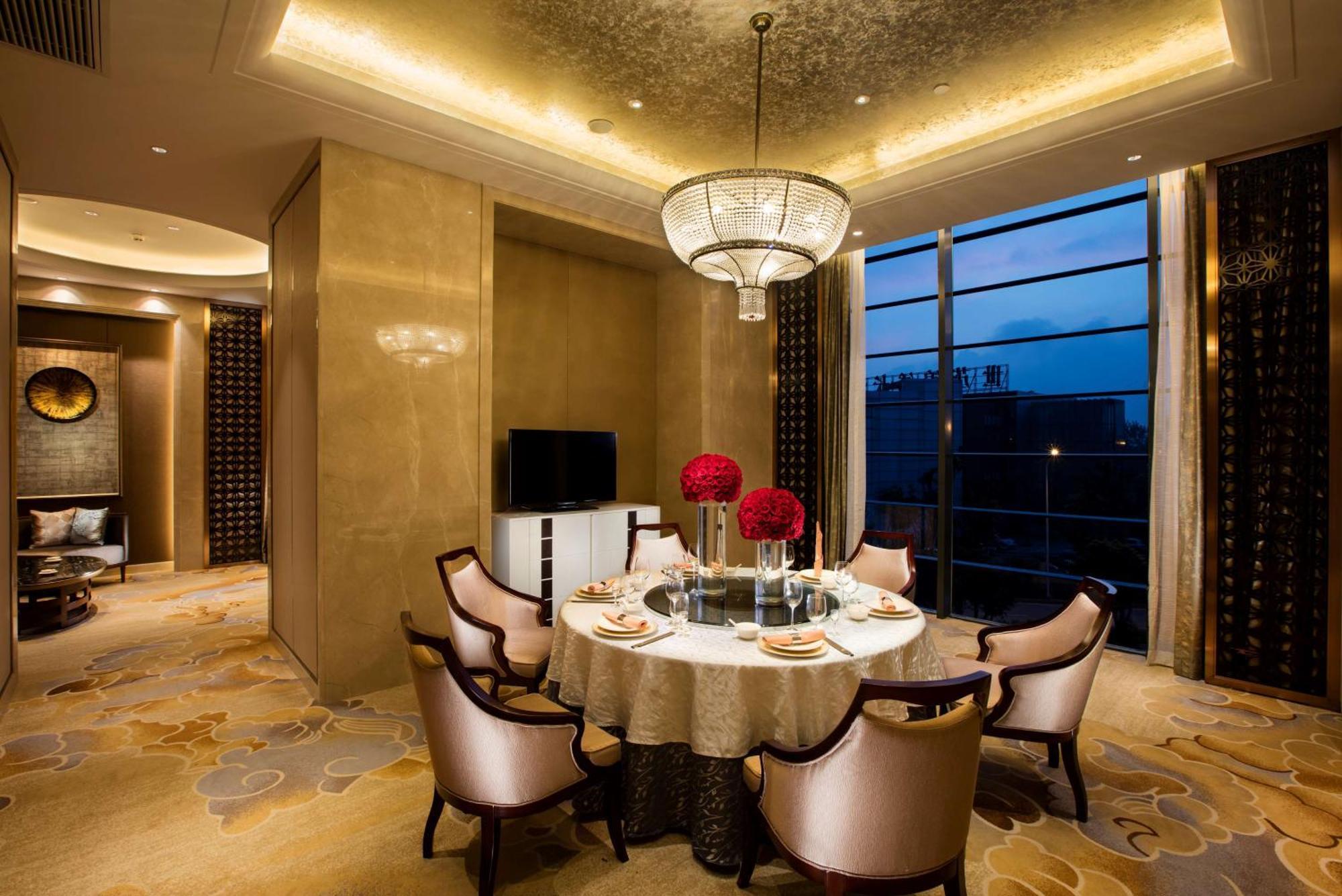Hilton Wuhan Yangtze Riverside Luaran gambar