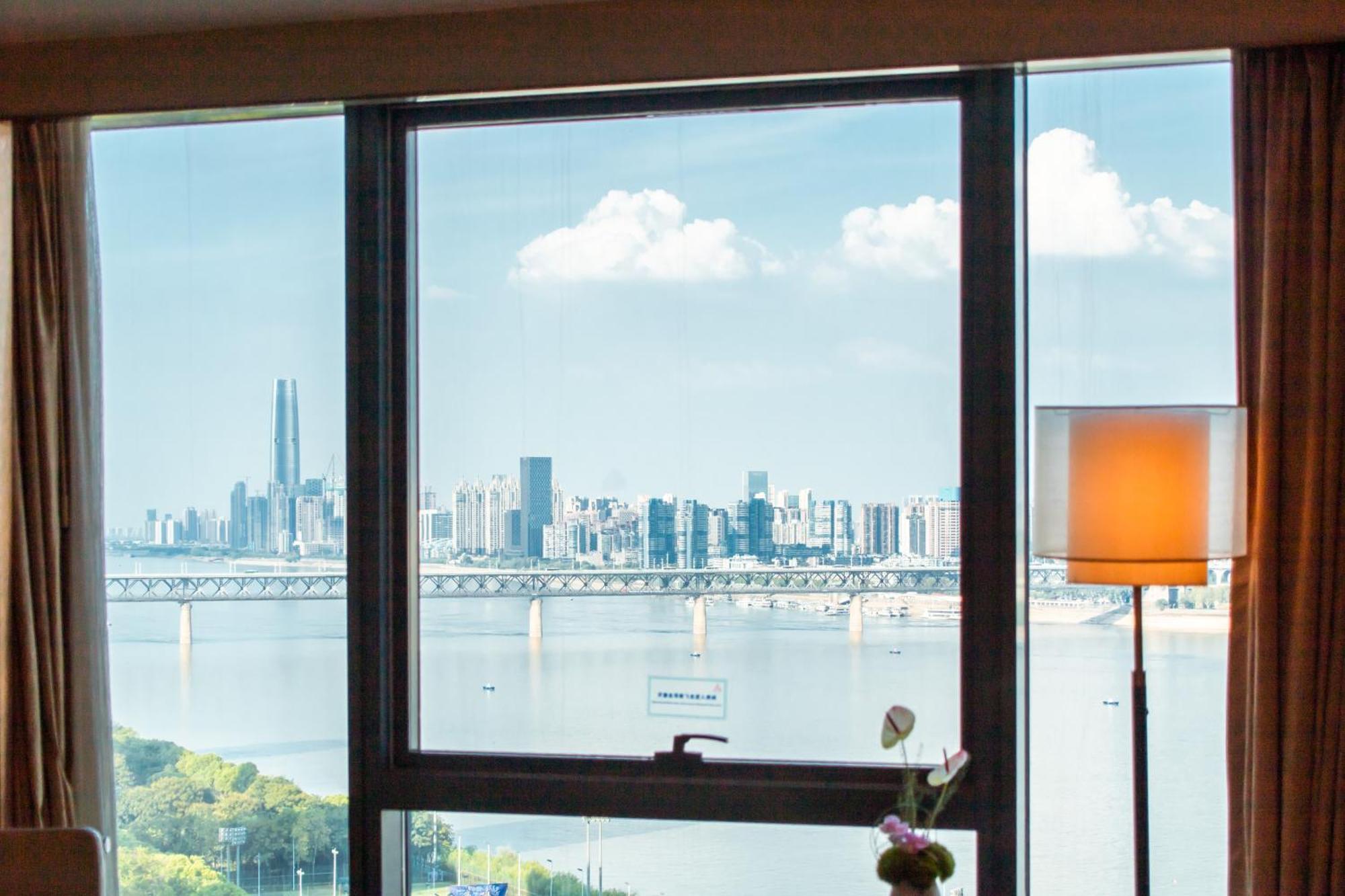 Hilton Wuhan Yangtze Riverside Luaran gambar